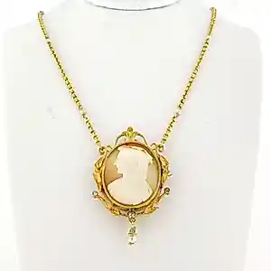 18k geelgouden collier met parels en middenstuk met camee en diamant - 48 cm kopen? Bied vanaf 1300!