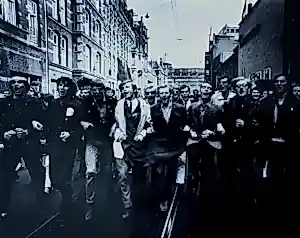 Cor Jaring - Gelatine zilverprint: protest tegen huwelijk Beatrix en Claus (Provo's) kopen? Bied vanaf 125!