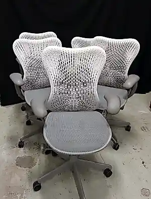 Herman Miller - Vijf 'Mirra 2' bureaustoelen kopen? Bied vanaf 1000!