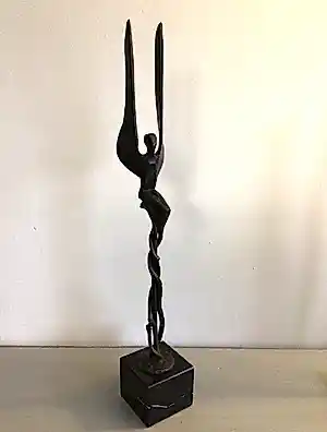 Klaas van den Berg - Sculptuur “ Godin Athena “.. kopen? Bied vanaf 95!