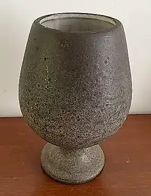 Potterie Ravelli - Ravelli - Vintage Kunstaardewerken voetvaas 127-3 kopen? Bied vanaf 20!