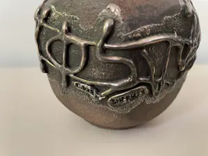 Keramiek overige - Sherman Israel - Granaatappel aardewerken vaasje met zilveren .925 decoratie kopen? Bied vanaf 10!