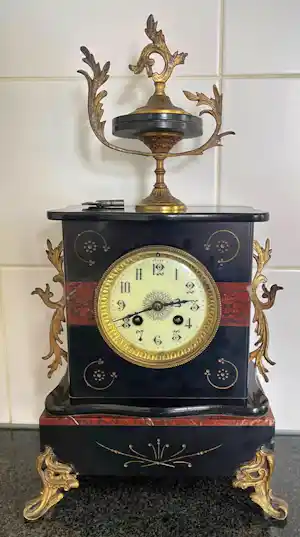Klokken - Franse marmeren pendule met Fritz Marti uurwerk (ca. 1900) – Belle Époque verkocht voor € 35!