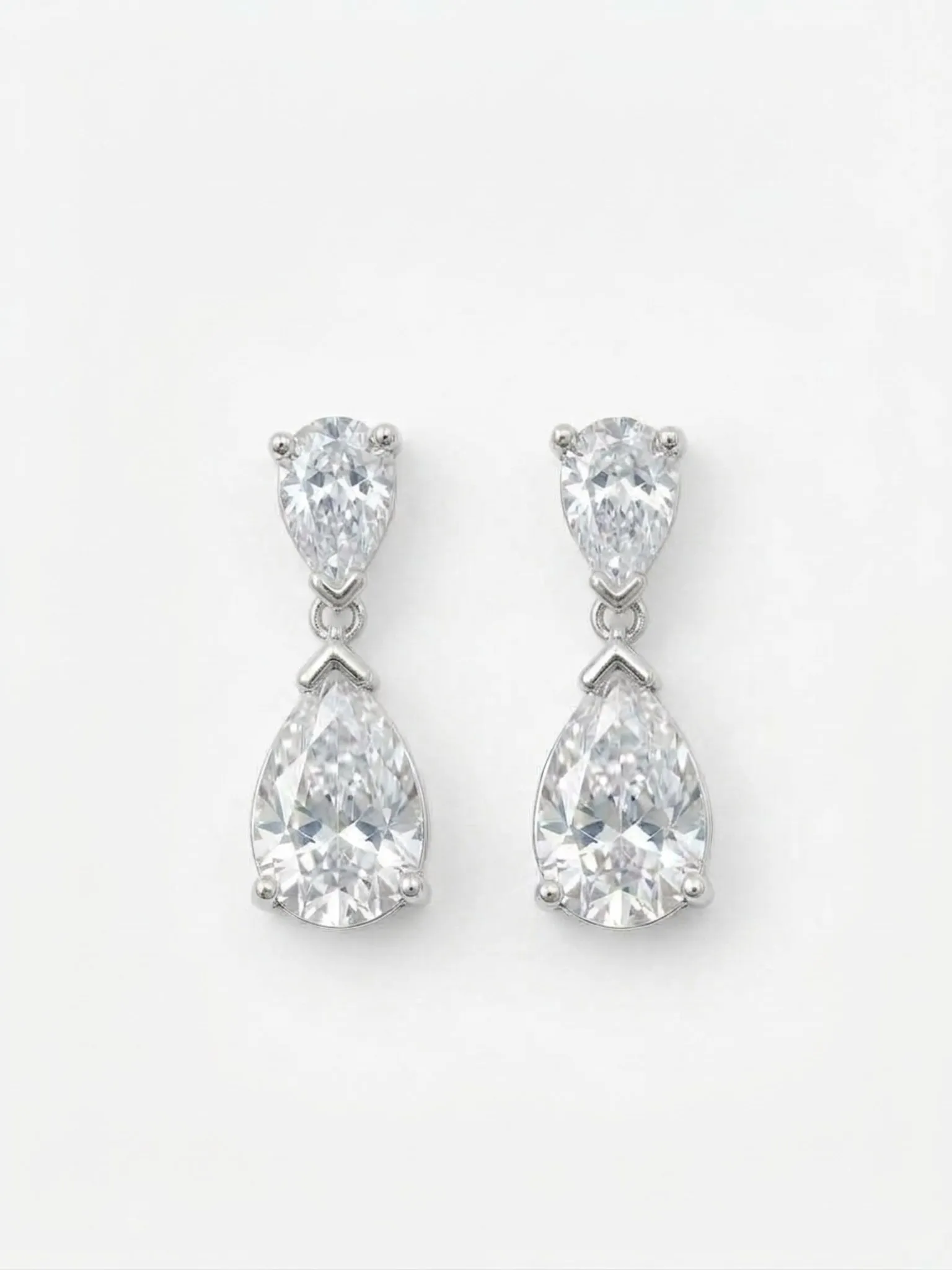 14K wit goud 3,2ct diamanten oorbellen kopen? Bied vanaf 1150!