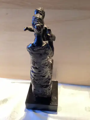Brons (Onbekend) - Vrouw met kind kopen? Bied vanaf 150!