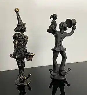 Corry Ammerlaan - Twee beeldjes van een clown kopen? Bied vanaf 33!