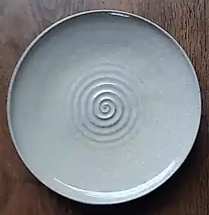 Joep Felder - Creme kleurig wandbord 26 cm kopen? Bied vanaf 25!