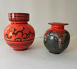 Plateelbakkerij Flora - Twee vazen Flora vintage kopen? Bied vanaf 30!