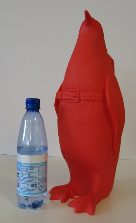 William Sweetlove: Gerecycled Plastic, Penguin met waterfles kopen? Bied vanaf 200!