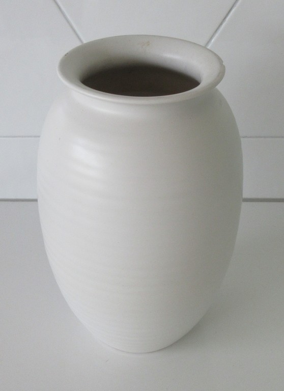 Plateelfabriek Schoonhoven - Witte art deco ribbelvaas kopen? Bied vanaf 1!