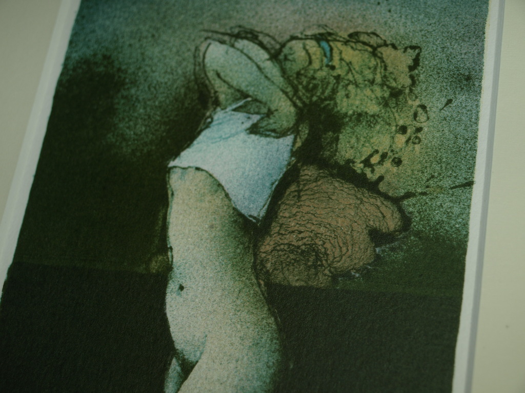 Vladimír Suchánek (1933) : Litho – Vrouw kleedt zich uit –Gesigneerd & ingelijst kopen? Bied vanaf 40!