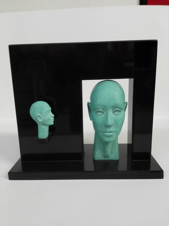 Eric Couzy, beeld, marmer met brons, Titel: Admiration verkocht voor € 250!