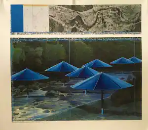 Christo - Kleurenzeefdruk BLUE UMBRELLAS kopen? Bied vanaf 45!