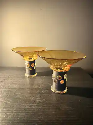 Borek Sipek - Set van 2 design waxinelichthouders, amber glas met applicaties verkocht voor € 128!