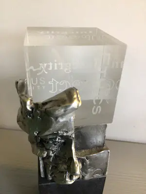 Ad Haring - Sculptuur / Afstudeer plaat Erasmus Universiteit .. kopen? Bied vanaf 90!