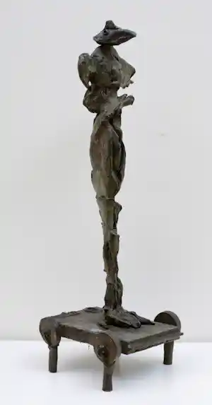 Ad Arma - Beeld patinated bronze: 'Voertuig (Vehicle)' (1994) verkocht voor € 580!
