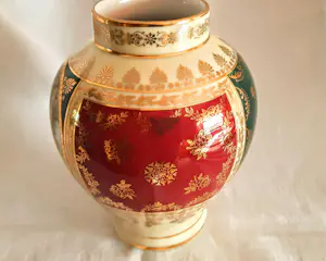 DW Karlsbader Porzellan - Vase Josef Kuba JKW Dekor Karlsbad handbemalt Galante Szene 40er Jahre kopen? Bied vanaf 85!