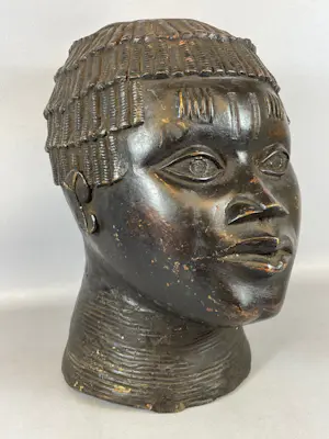 Benin - 230225 - BRONZE Large - 28 cm - African Ife kingdom head - Nigeria. kopen? Bied vanaf 265!
