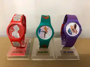 Mel Ramos - Jeff Koons en Allen Jones. Lot van 3 horloges verkocht voor € 40!