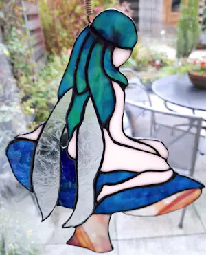 Niet of onleesbaar gesigneerd - Glaskunst, raamhanger glas-in-lood, elfje kopen? Bied vanaf 10!