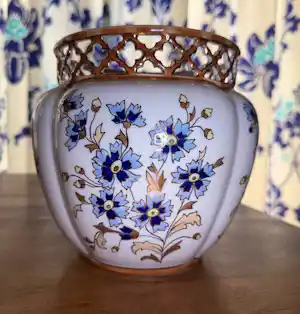 Zsolnay - Bloempot uit de Cornflower collectie kopen? Bied vanaf 550!