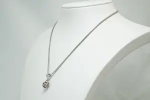 73 - Zo goed als nieuw 1e gehlt. zilveren "snake" collier met mooie bal-hanger kopen? Bied vanaf 20!