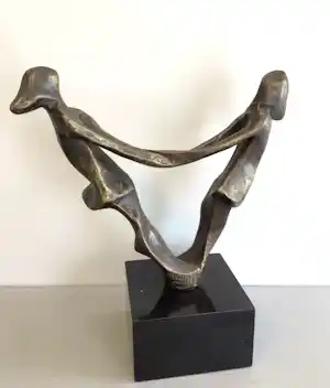 Austin Productions - Sculptuur “ Sisters “. zeldzaam verkocht voor € 99!