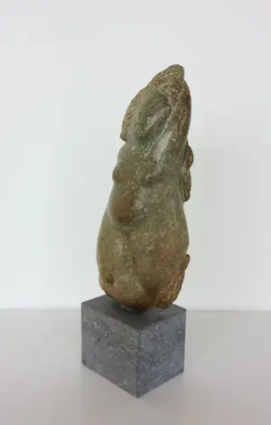 Monica van Dael - Sculptuur van natuursteen, Vrouwentorso kopen? Bied vanaf 150!