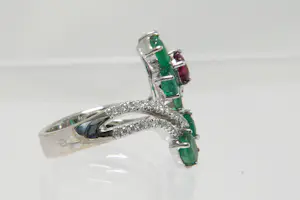21 - 18 karaats witgouden bloem ring met diamant ca 0.50 crt briljant kopen? Bied vanaf 850!