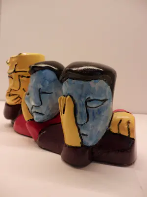 Herman Brood - Sculptuur van kunsthars HOREN ZIEN en ZWIJGEN 23 cm BREED! kopen? Bied vanaf 100!