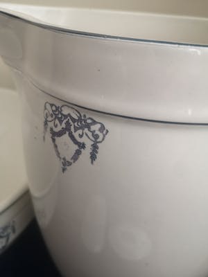 Keramiekfabriek Nimy - Fraai 4 delig Lampetstel, Manifacture Imperiale Royale kopen? Bied vanaf 15!