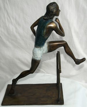 Brons (Onbekend) - Beeld , De Hordenloopster – gesigneerd “A.C.” kopen? Bied vanaf 10!