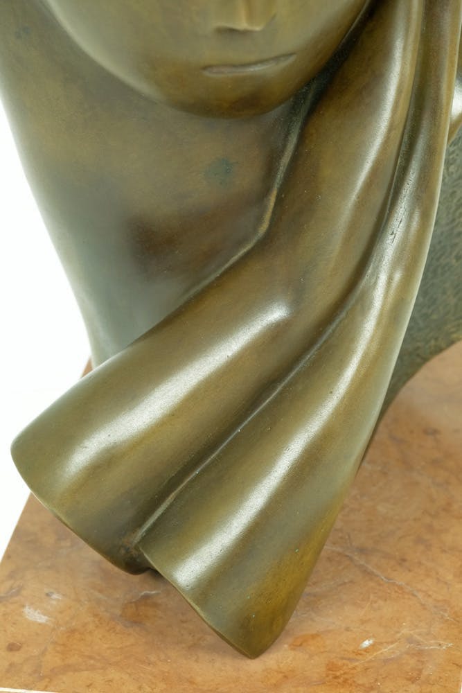 Constantin Brancusi - Bronzen beeld getiteld 'Mademoiselle Pogany II' kopen? Bied vanaf 1900!
