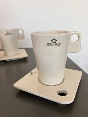 Royal Boch - Zeosen set 4 x kop en schotel met suikerpot en melkkannetje kopen? Bied vanaf 20!
