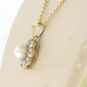 18k geelgouden collier met goud met platina hanger met parel en diamant kopen? Bied vanaf 900!