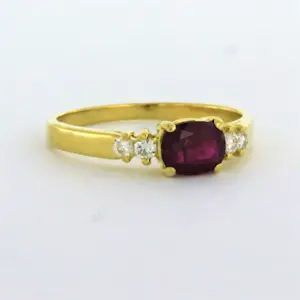18k geel gouden ring met robijn en briljant geslepen diamant tot. 0.16ct kopen? Bied vanaf 320!