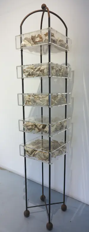 Henny Schakenraad - Mixed Media / Zeer groot object van o.a. metaal, plexiglas en papier, BEWAREN kopen? Bied vanaf 320!