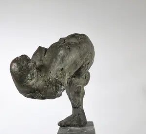Wim Steins - Groot elegant bronzen beeld van een danseres op hoge smalle sokkel kopen? Bied vanaf 2000!