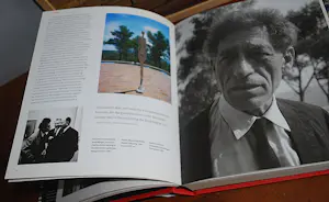 Alberto Giacometti - MAEGHT monumentaal boek & ingelijste affiche Giacometti kopen? Bied vanaf 65!