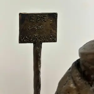 Adri de Waard - “Wachtende reiziger – station Ede-Wageningen” kopen? Bied vanaf 340!