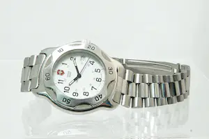 18- sportief Swiss Army Ricochet model 330 ft Rotating Bezel quartz polshorloge kopen? Bied vanaf 15!