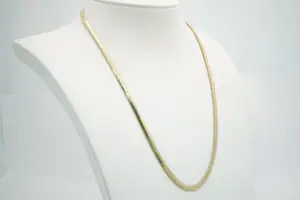 63 - Elegante 14 karaat geel gouden platte slangen collier kopen? Bied vanaf 980!