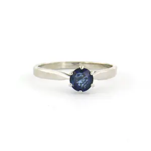 14k witgouden ring bezet met saffier tot. 0.95ct - ringmaat 17,25(54) kopen? Bied vanaf 225!