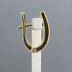 18k geel gouden oorbellen bezet met briljant geslepen diamant 0.06 ct kopen? Bied vanaf 360!