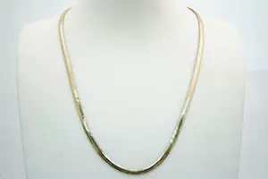 63 - Elegante 14 karaat geel gouden platte slangen collier kopen? Bied vanaf 980!