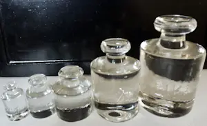 Niet of onleesbaar gesigneerd - 5x Vintage glazen (apothekers) gewichten. kopen? Bied vanaf 1!