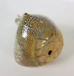 Willemijn van der Meer - Set van 6 keramieken sculpturen, Dames in jurk kopen? Bied vanaf 350!
