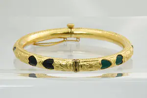 29 - Gedeeltelijk 18 Krt geel-gouden opengewerkte armband met diverse kleuren kopen? Bied vanaf 380!