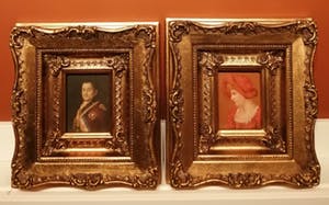 Niet of onleesbaar gesigneerd - Franse officier & Vrouw in het rood - 2 miniatuur portretten - 19e eeuw kopen? Bied vanaf 10!