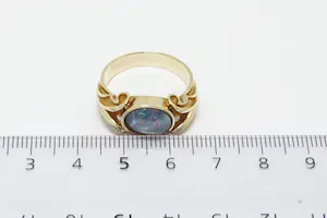 84 -  Klassiek model 14krt gouden ring met ovalen steen kopen? Bied vanaf 200!